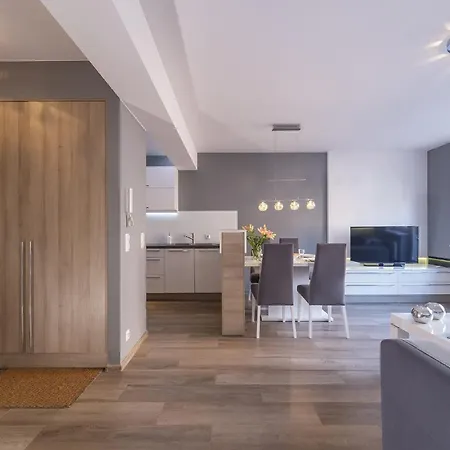 Secret Garden 150 M From The By Renters Апартаменты *